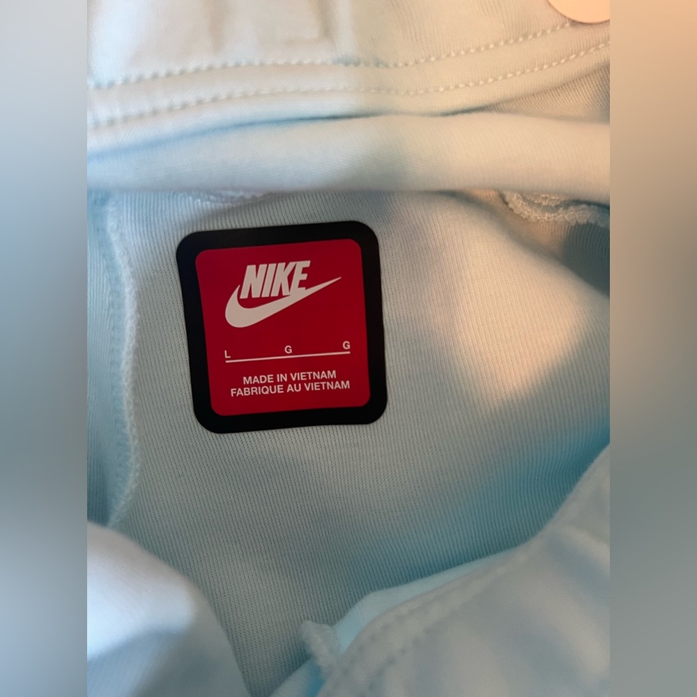 NWT Nike Tech Fleece Joggers Large - Picture 8 of 10